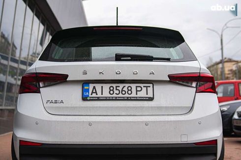 Skoda Fabia 2022 - фото 11