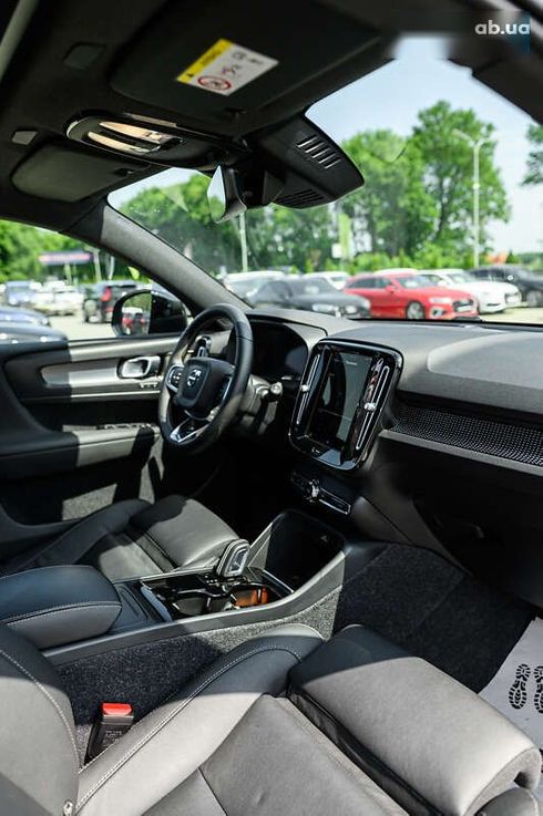 Volvo XC40 2021 - фото 19