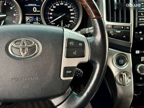 Toyota Land Cruiser 2013 - фото 28