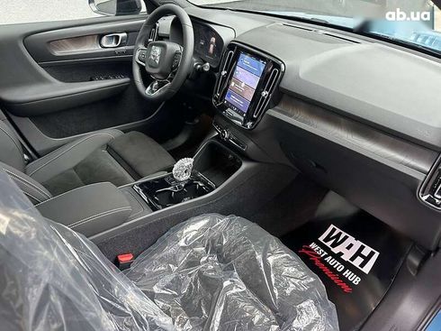 Volvo XC40 2023 - фото 13