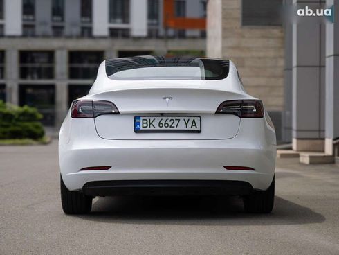 Tesla Model 3 2023 - фото 4
