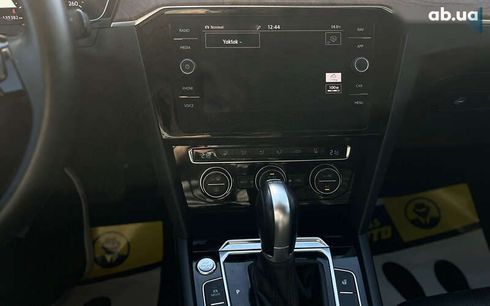 Volkswagen Passat 2018 - фото 17