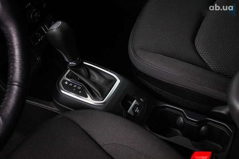 Jeep Renegade 2019 - фото 23
