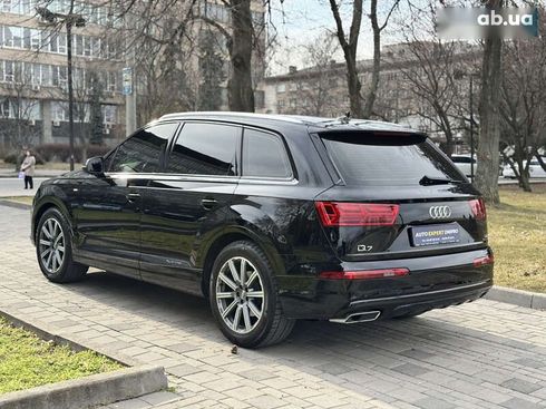 Audi Q7 2017 - фото 29
