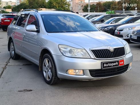 Skoda Octavia 2009 серый - фото 5