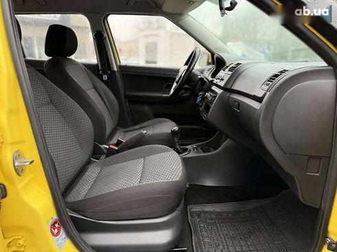 Skoda Fabia 2012 - фото 11