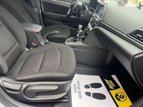Hyundai Elantra 2019 - фото 9