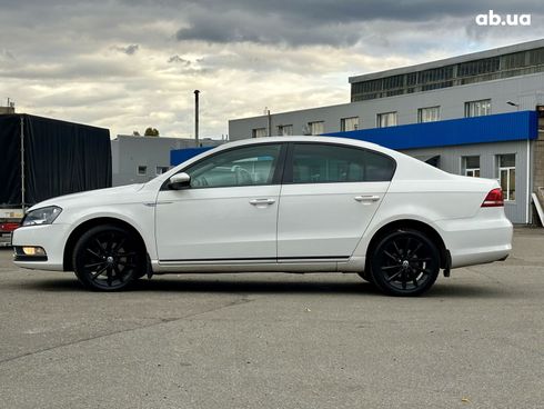 Volkswagen Passat 2013 белый - фото 2