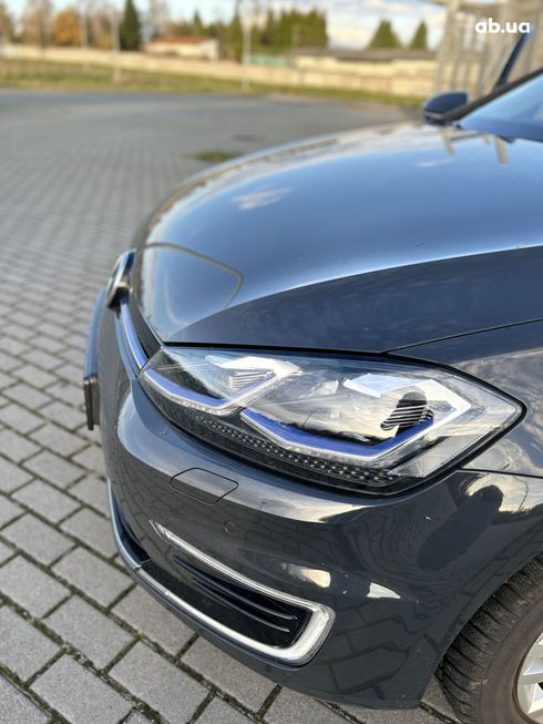 Volkswagen e-Golf 2020 серый - фото 7