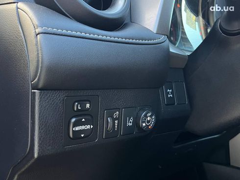 Toyota RAV4 2016 черный - фото 18
