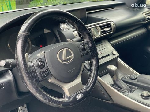 Lexus IS 2016 белый - фото 21