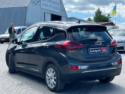 Chevrolet Bolt 2020 серый - фото 7