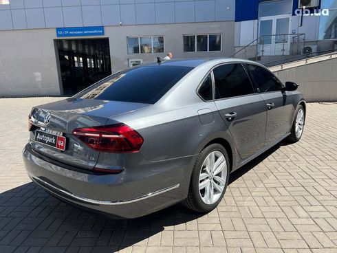 Volkswagen Passat 2018 серый - фото 4