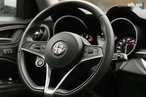 Alfa Romeo Stelvio 2017 - фото 24