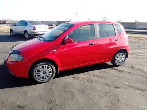 Chevrolet Aveo 2006 красный - фото 4