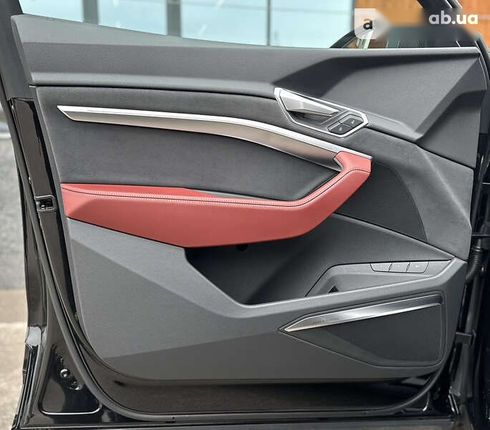Audi e-tron S 2022 - фото 13