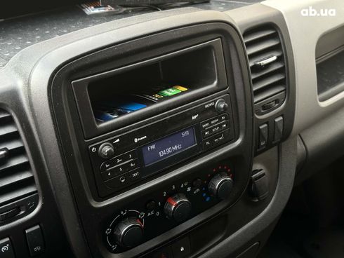 Renault Trafic 2017 желтый - фото 29