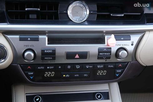 Lexus ES 2016 - фото 19