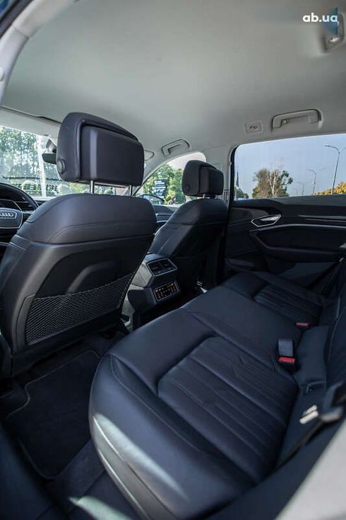 Audi E-Tron 2021 - фото 22