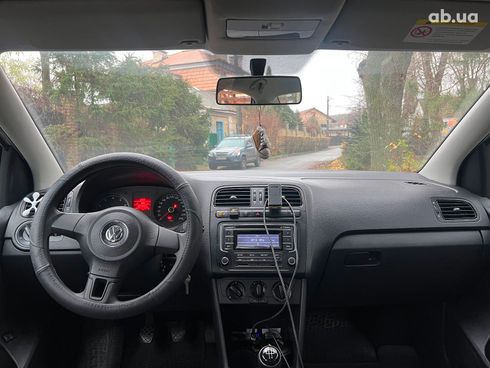 Volkswagen Polo 2013 бежевый - фото 44