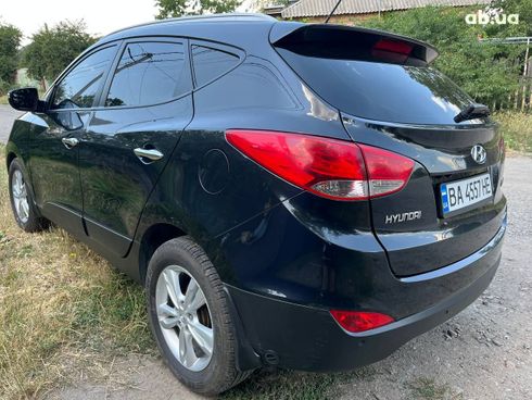 Hyundai ix35 2010 черный - фото 4
