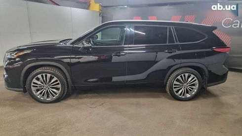 Toyota Highlander 2022 - фото 3