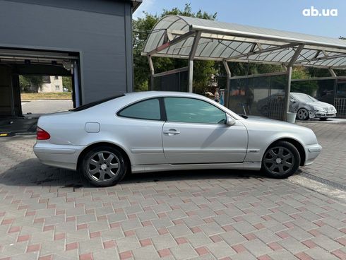 Mercedes-Benz CLK-Класс 2000 серый - фото 6