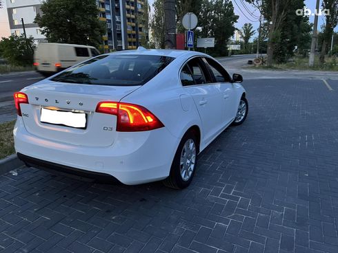 Volvo S60 2013 белый - фото 6