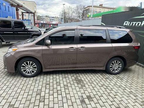 Toyota Sienna 2019 - фото 7