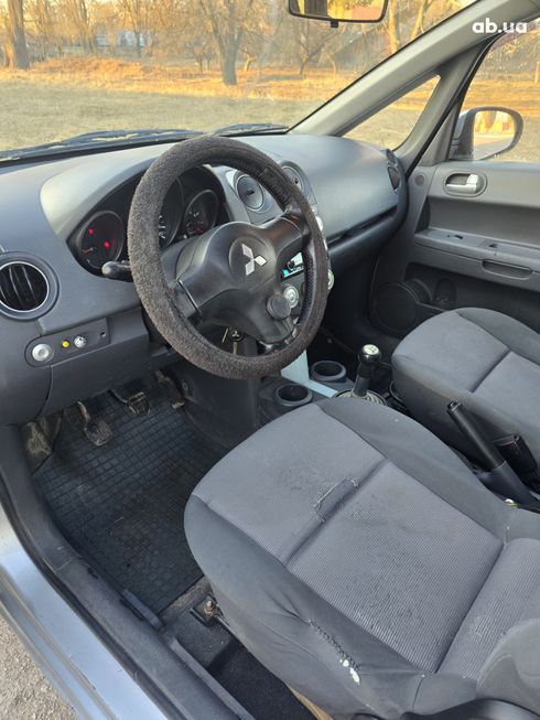 Mitsubishi Colt 2005 серый - фото 5