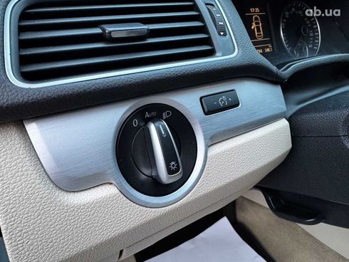 Volkswagen passat b7 2012 синий - фото 15