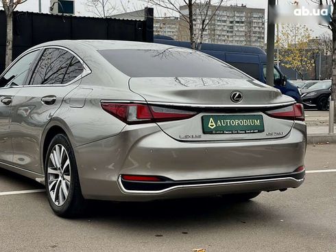 Lexus ES 2020 - фото 18