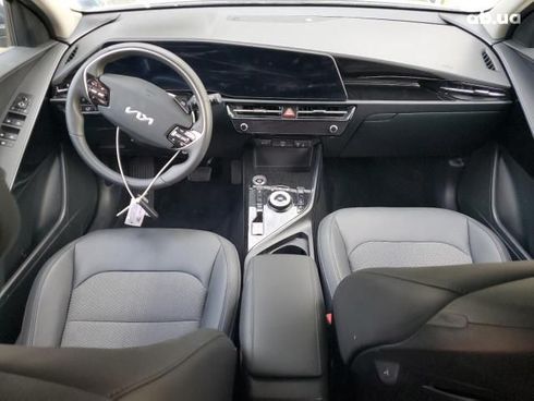 Kia Niro EV 2024 синий - фото 11