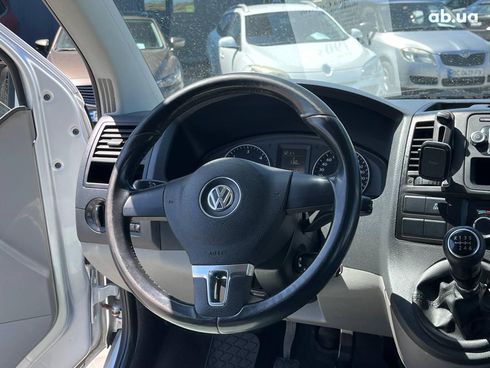 Volkswagen Caravelle 2013 серый - фото 16