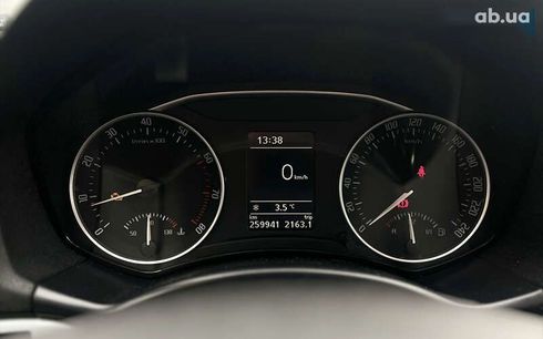 Skoda Octavia 2010 - фото 12