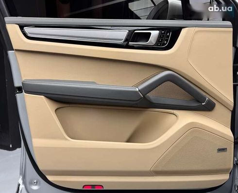 Porsche Cayenne 2020 - фото 24