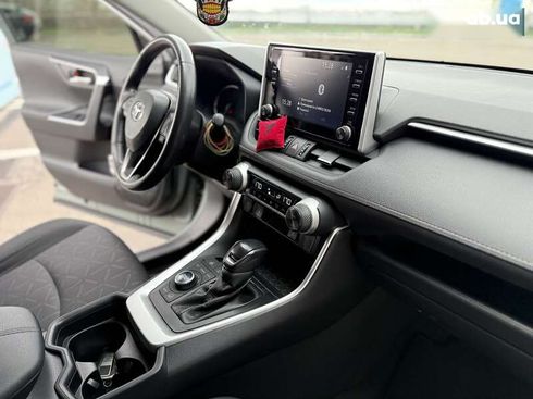 Toyota RAV4 2019 - фото 27