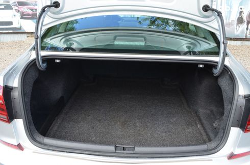Volkswagen Passat 2018 серый - фото 10