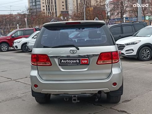 Toyota Fortuner 2006 серый - фото 5