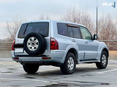 Mitsubishi Pajero Wagon 2004 - фото 11