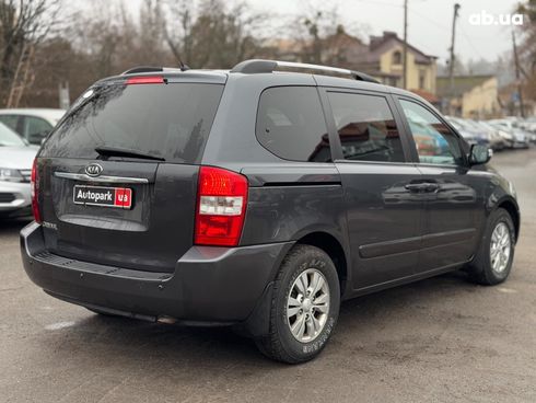 Kia Carnival 2012 серый - фото 13