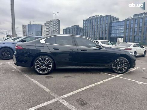 BMW 5 серия 2023 - фото 10