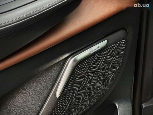 Mercedes-Benz V-Класс 2019 - фото 26