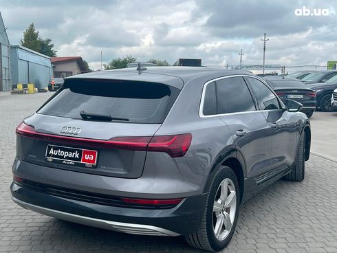 Audi E-Tron 2019 серый - фото 11