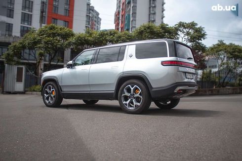 Rivian R1S 2023 - фото 8