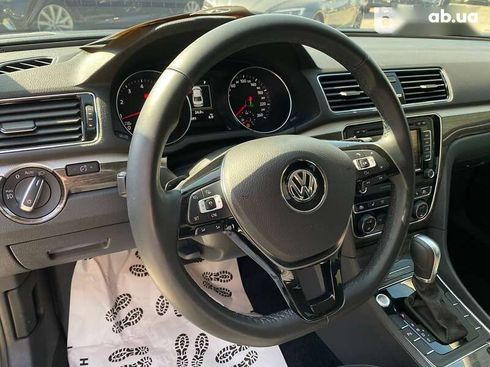 Volkswagen Passat 2018 - фото 16