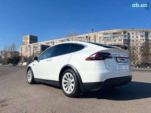 Tesla Model X 2019 - фото 9