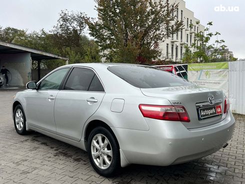 Toyota Camry 2010 серый - фото 13