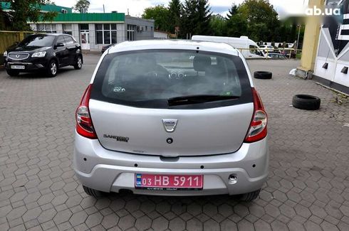 Dacia Sandero 2010 - фото 8