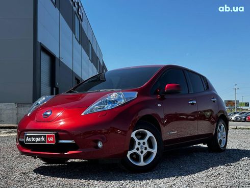 Nissan Leaf 2012 красный - фото 4